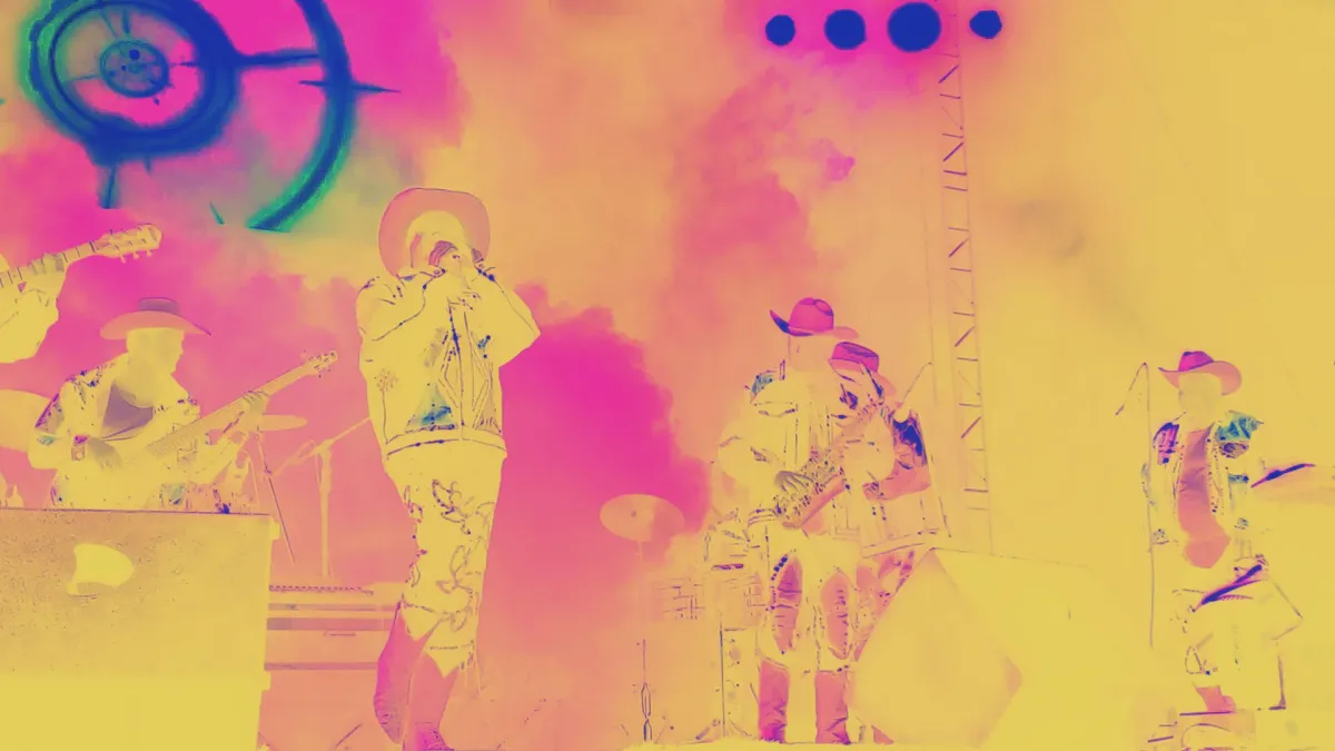 Banda Vallarta Show, Banda R-15 in Renton