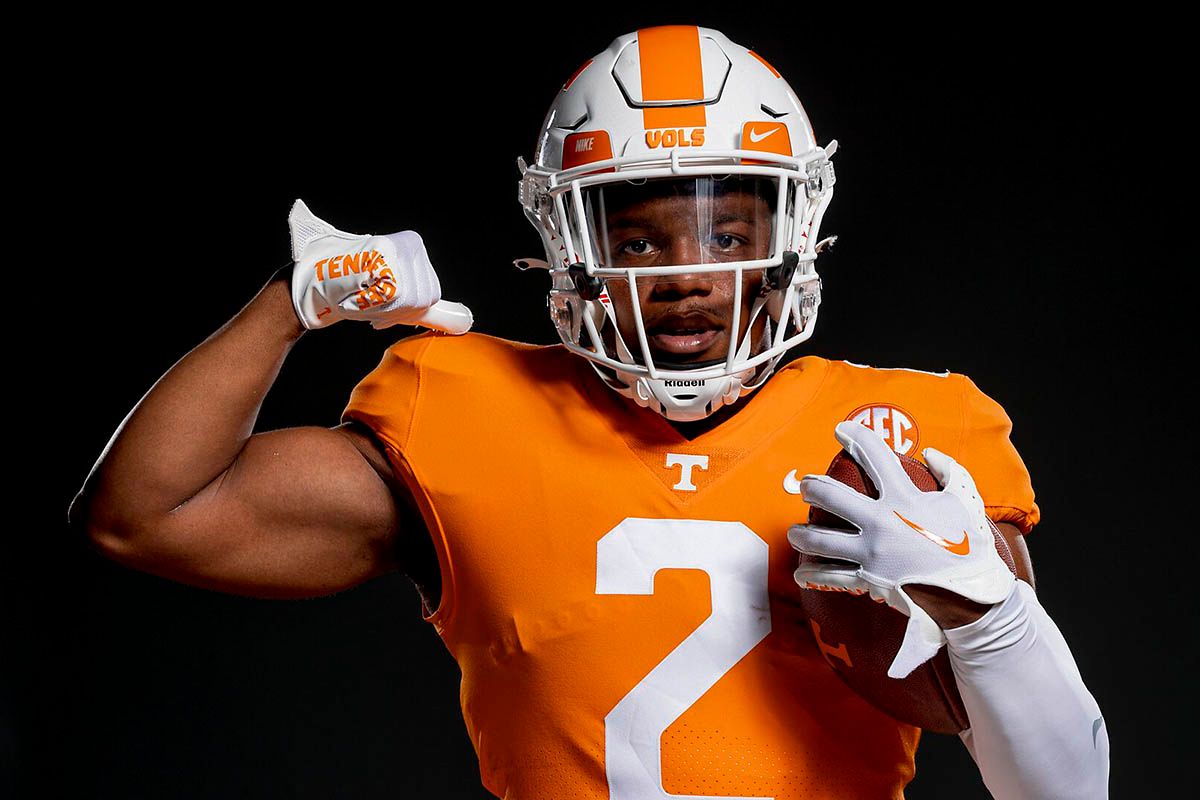 Parking Tennessee Volunteers at Kentucky Wildcats Football