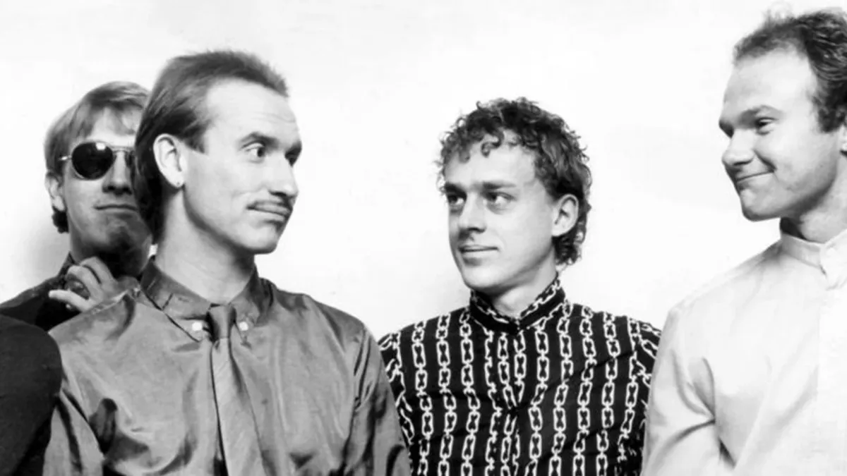 Men At Work in Porto Alegre