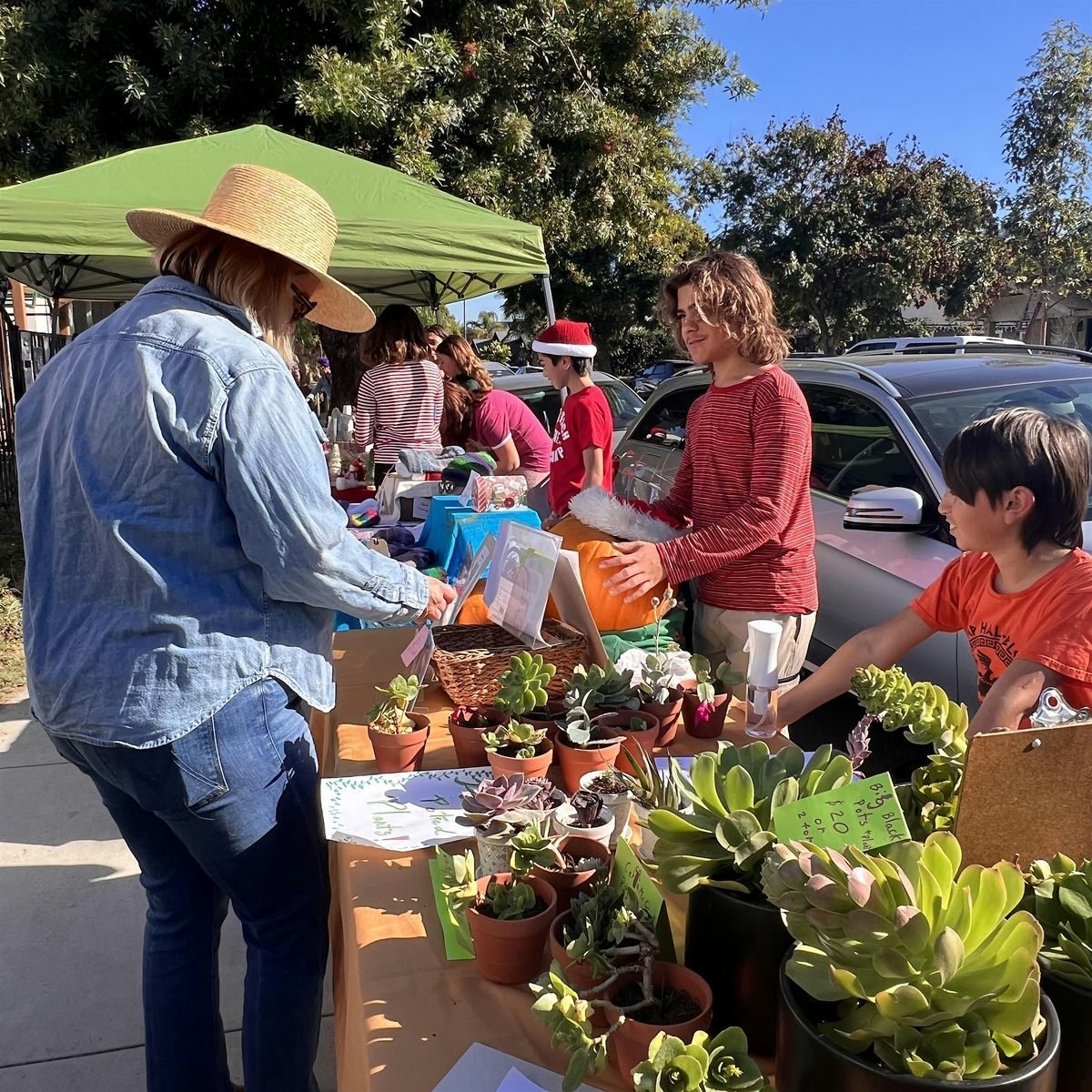 Holiday Makers Market