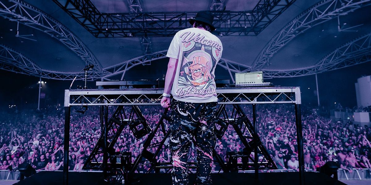 Parking INZO with Late Night Radio (18+)