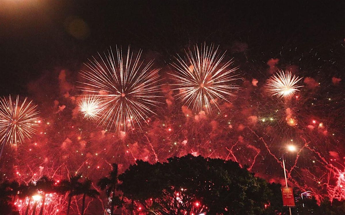 Budapest: New Year\u2019s Eve Pub Crawl + 1 Hour Open Bar