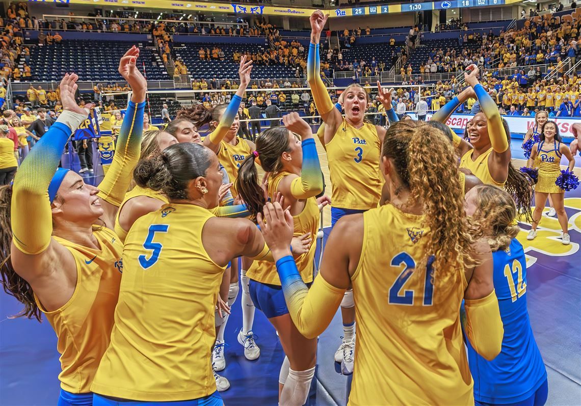 Boston College Eagles at Pittsburgh Panthers Womens Volleyball at Fitzgerald Field House