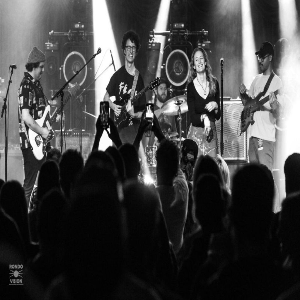 Groovy Guitarist Kyle Sparkman w\/ Fab Vocalist Emily Drinker