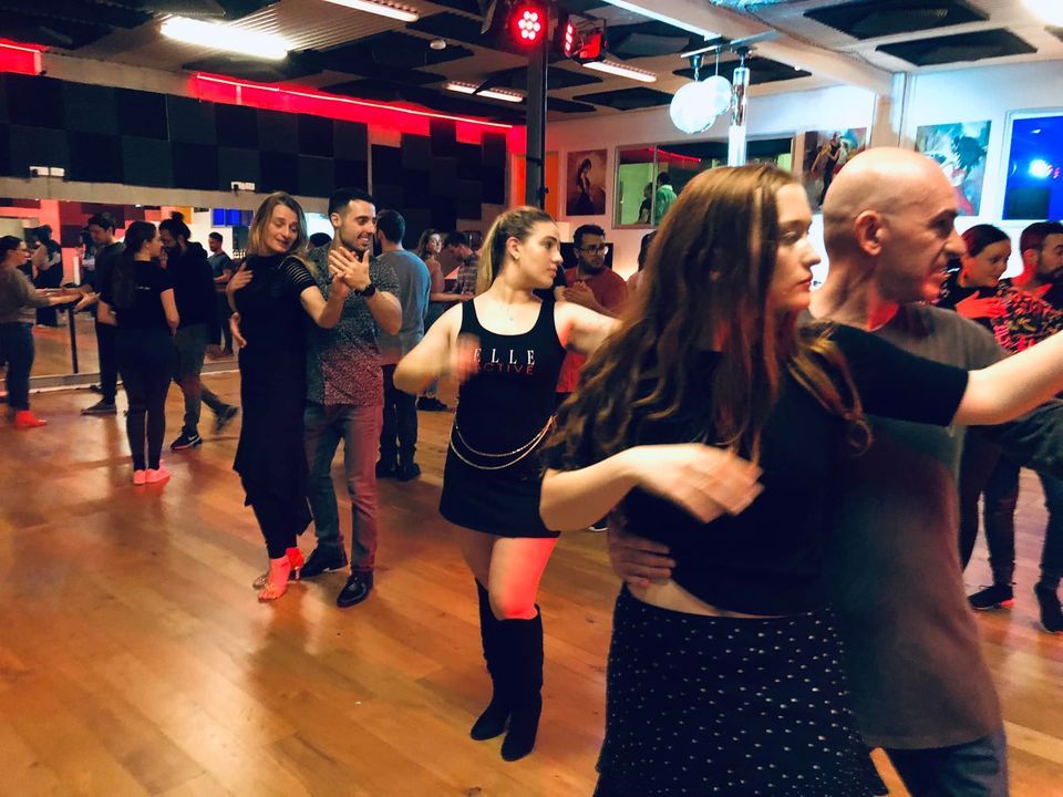 BACHATA Dance Classes Wednesdays in Collingwood Melbourne Salsa