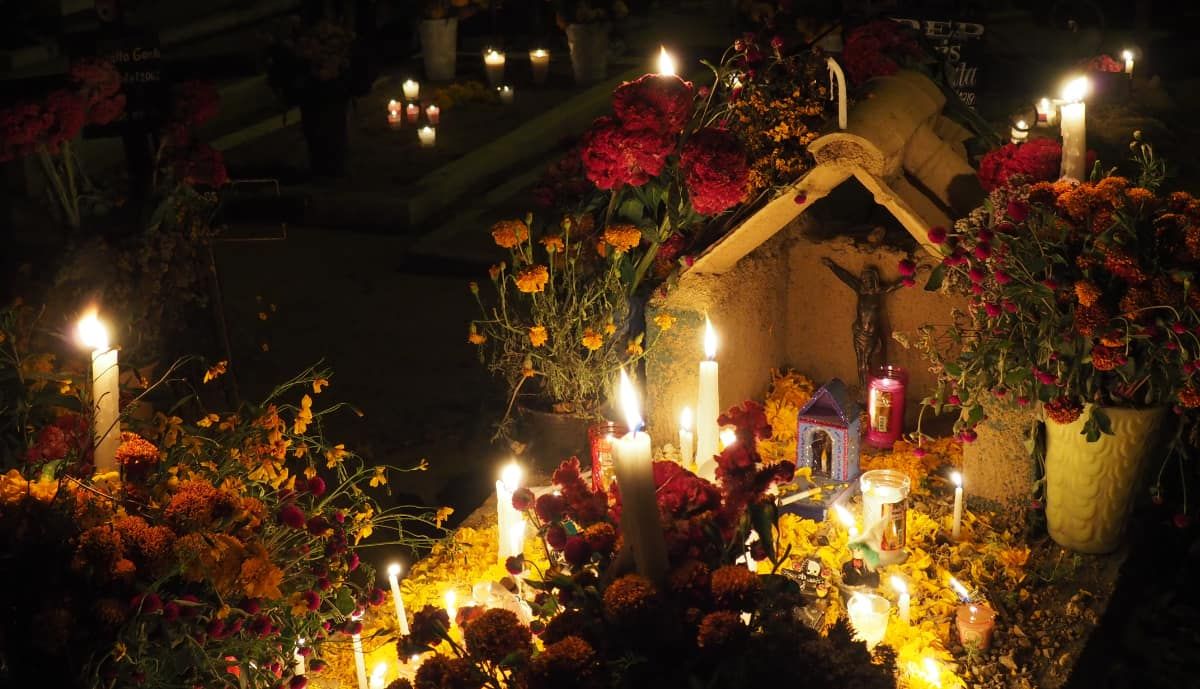 Candlelight: Dia De Los Muertos - Celebrating the Day of the Dead