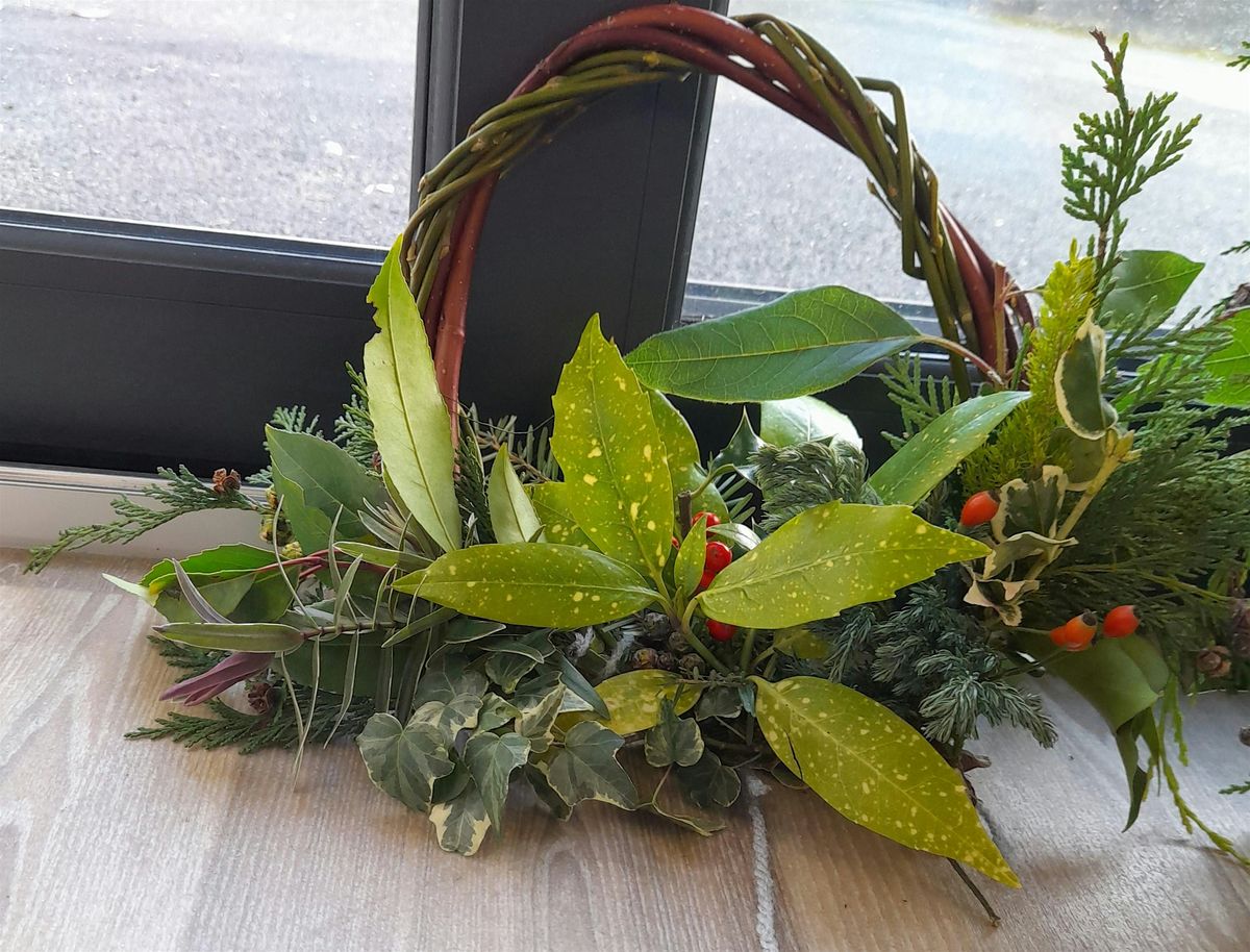 Creu Torch - Wreath Making