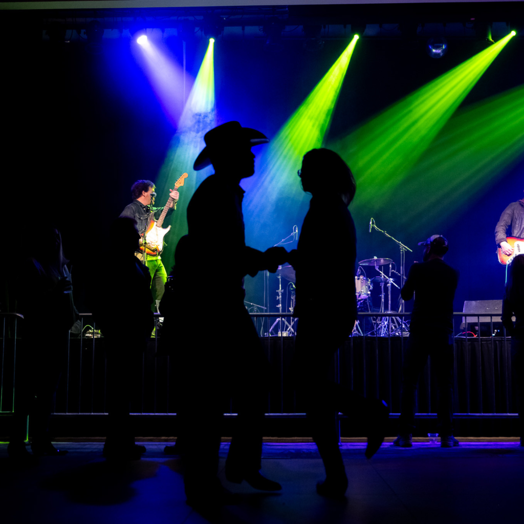 Mickey and the Motorcars at Dosey Doe - The Big Barn