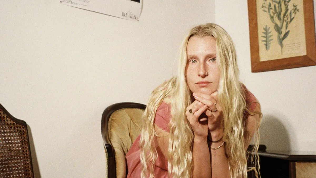 Billie Marten, scared in Greater London
