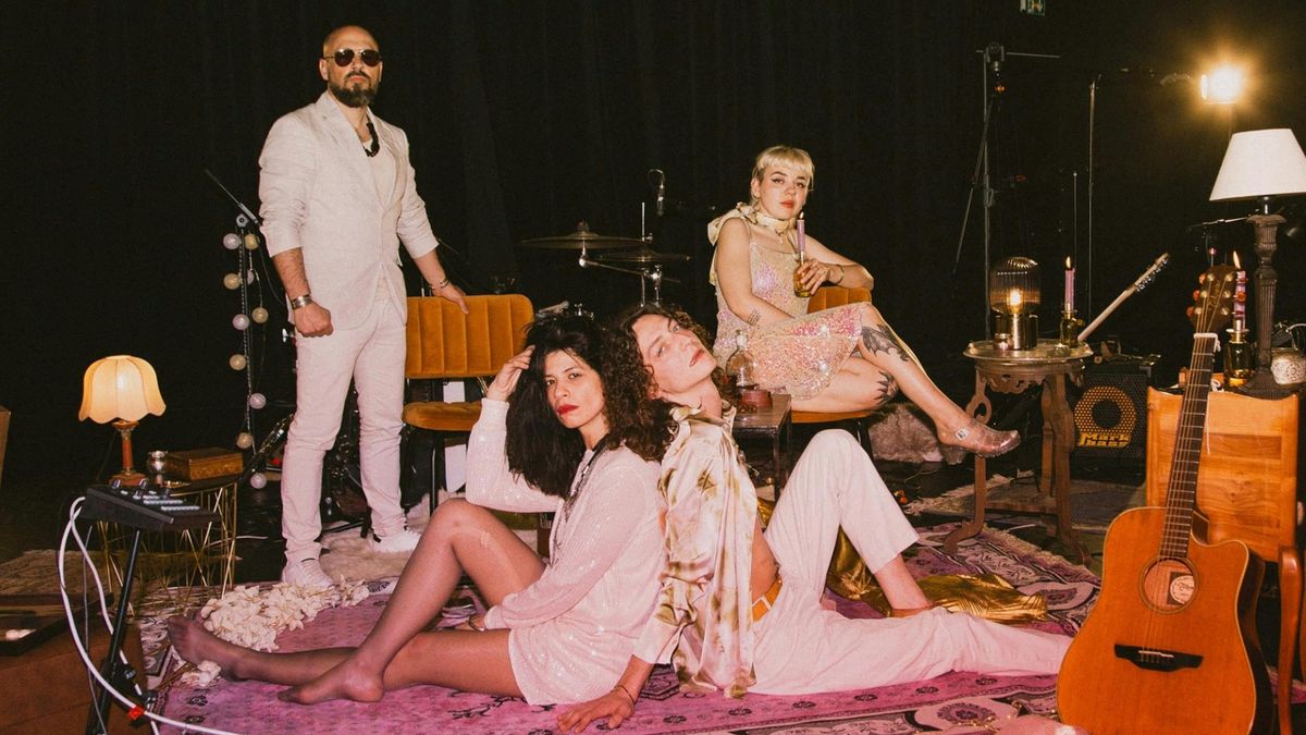 Jelly Dive (IndigoBravo Promotions)