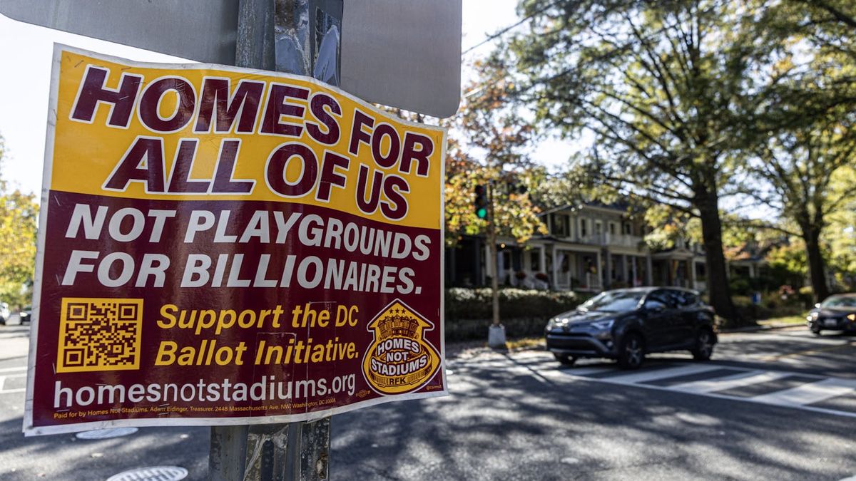 Parking Colgate Raiders at American University Eagles Mens Basketball