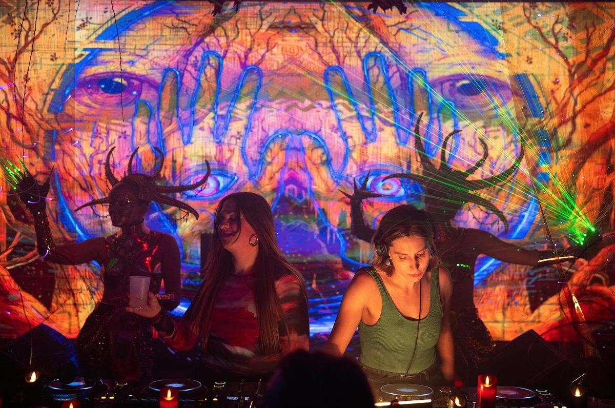 Hot Situations: Winter Sun\u2744\ufe0f\u2600\ufe0f