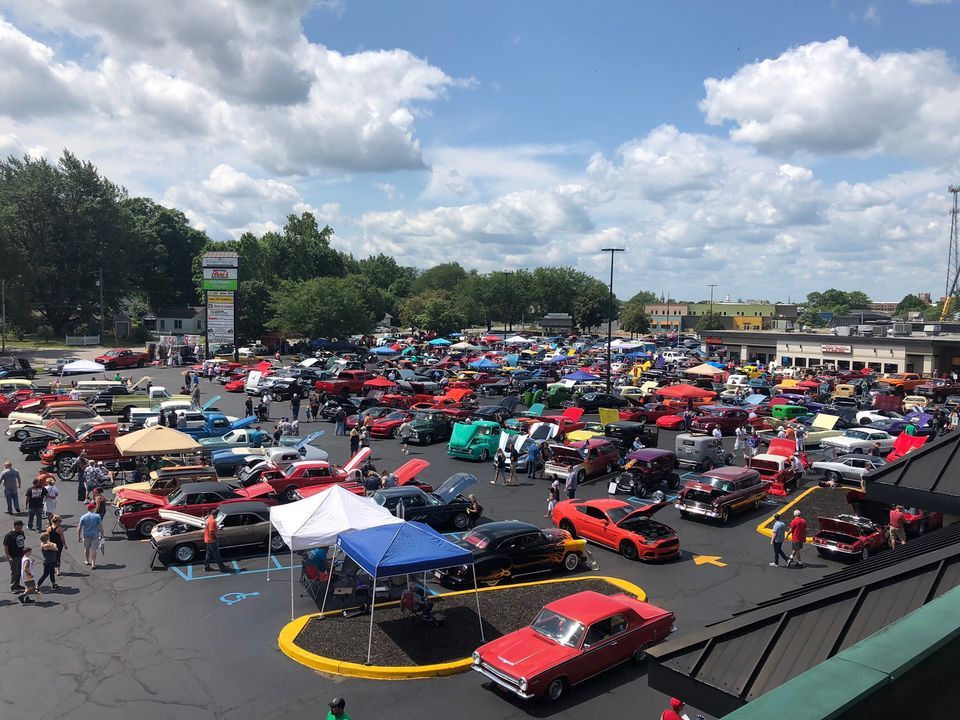 Hot Summer Nights Car Show Market Square Shopping Center, Lafayette