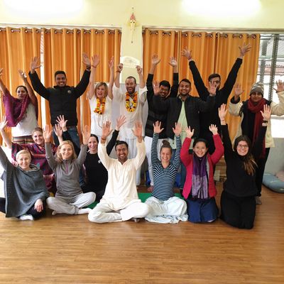 300 hour yoga teacher training in rishikesh, India registered with Yoga