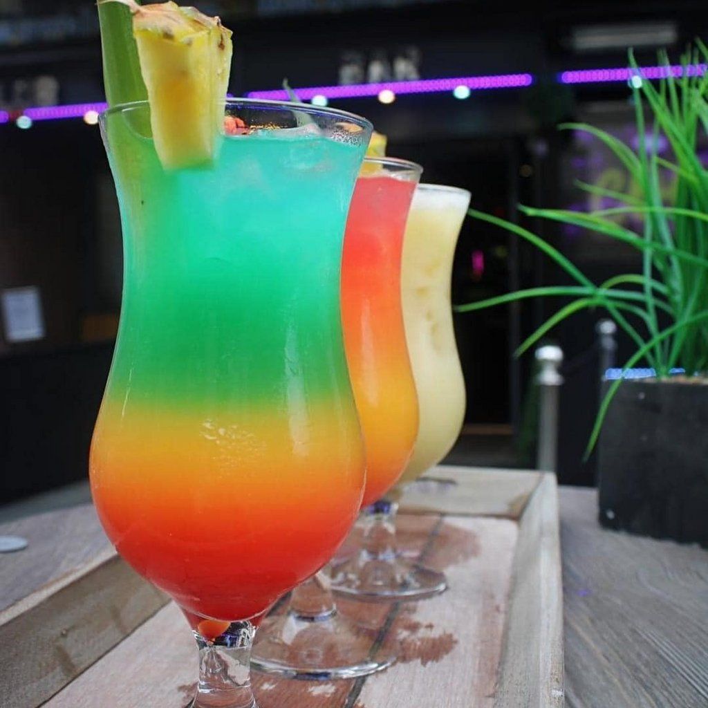 Level Up Your Night: 90-Minute Unlimited Cocktail Experience!