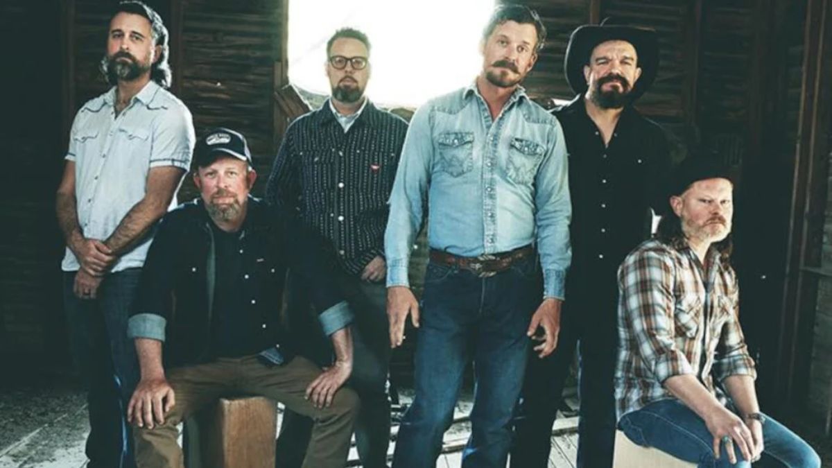 Parking Turnpike Troubadours with American Aquarium, and Leon Majcen