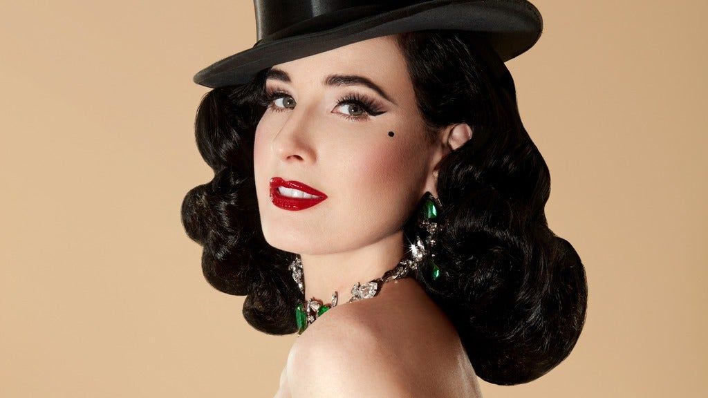 Dita Von Teese: Glamonatrix