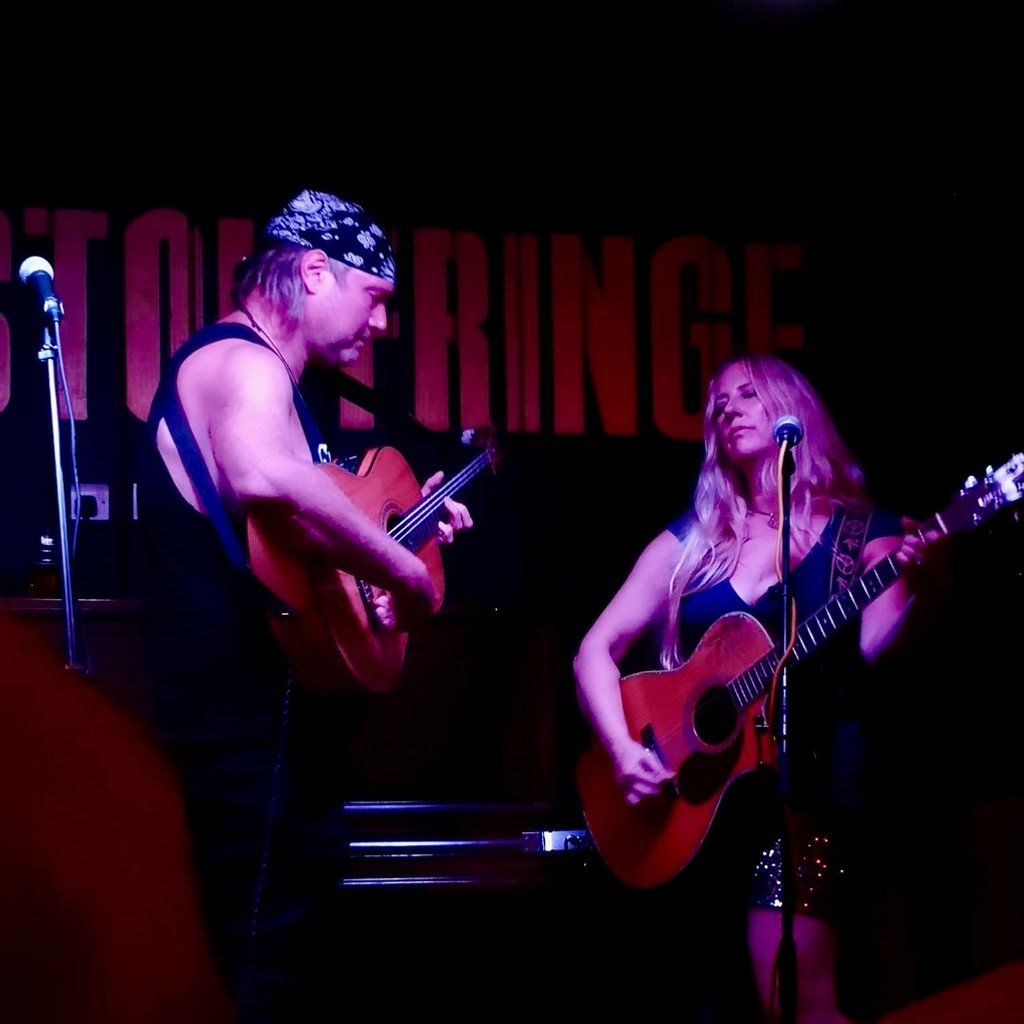 Sarah Larkham \/ El Hall 'Head to Head' songwriters in the round