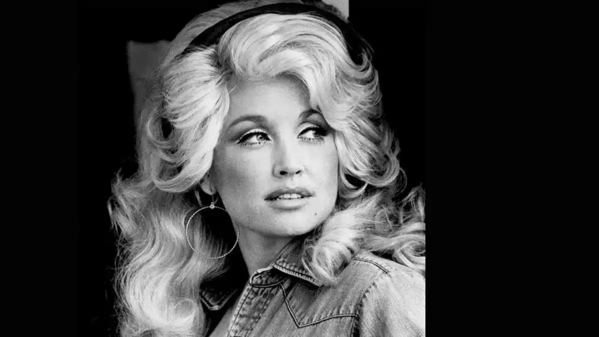 Dolly Partons Smoky Mountain Christmas Carol - Fort Wayne