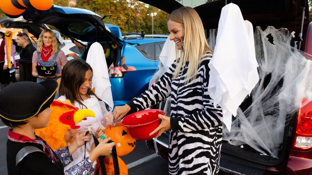 Bella Vista Trunk-or-Treat