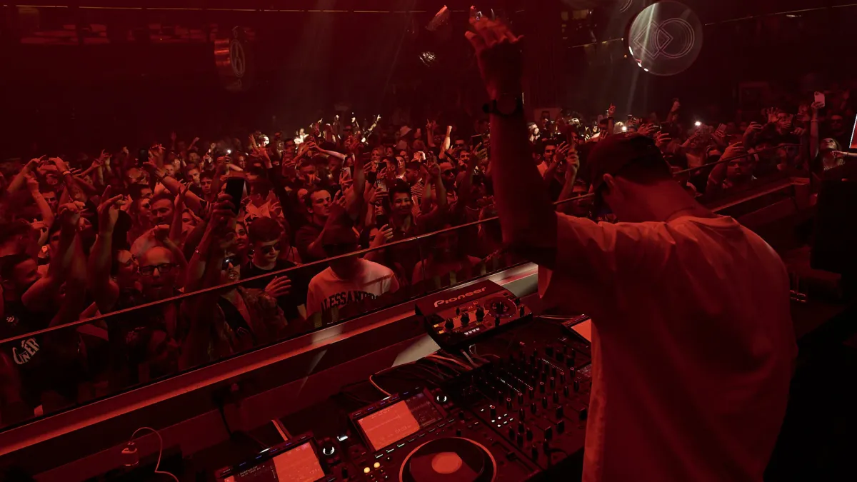 Adam Ten in Z\u00fcrich