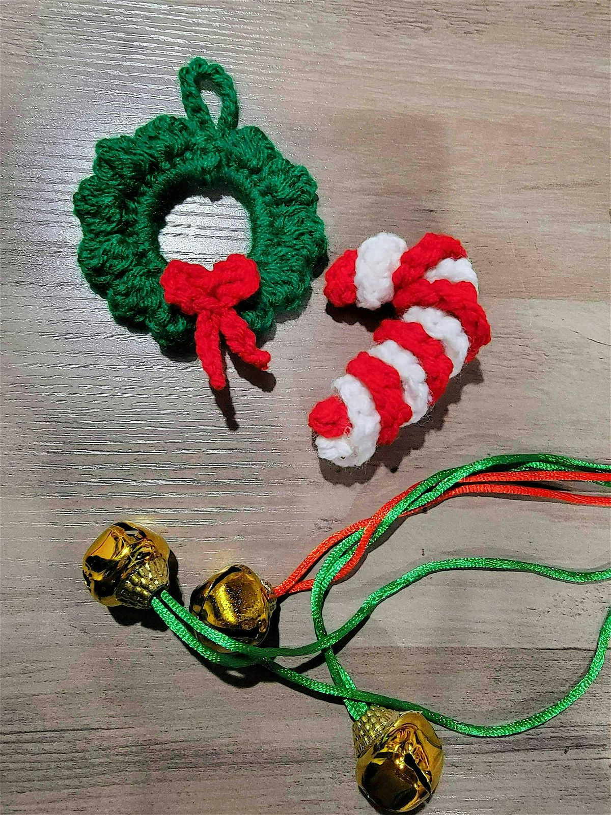 Crochet for the Holidays: Wreaths & Candy Canes at theARTBOX - Hosted by T!