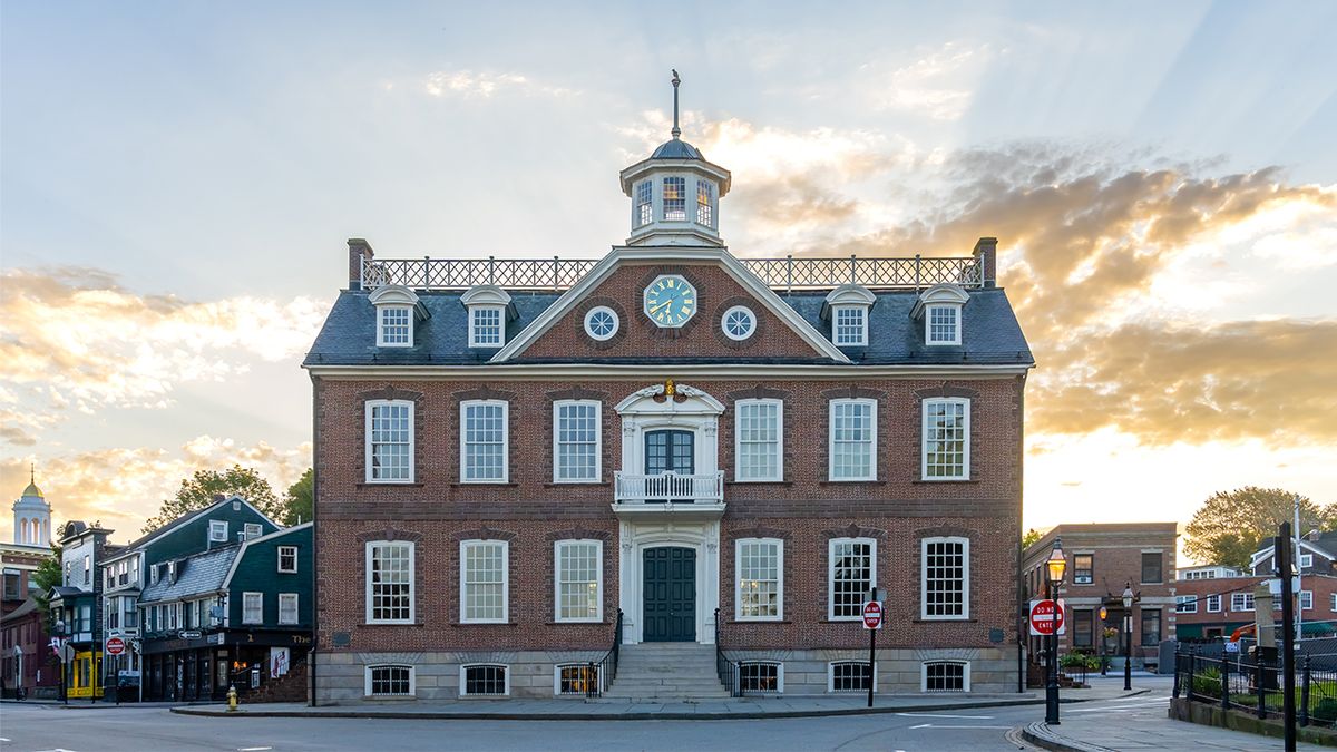 Colony House at Madrid Theatre