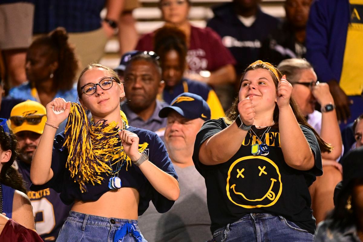 UMass Minutemen at Akron Zips Football at InfoCision Stadium - Summa Field