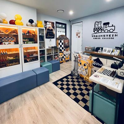 Trainstein Chess College