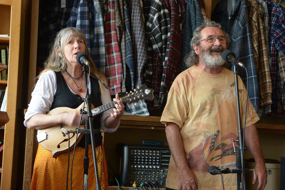 Celtic, Folk & World Music Concert Fiddlers Dream Coffeehouse in