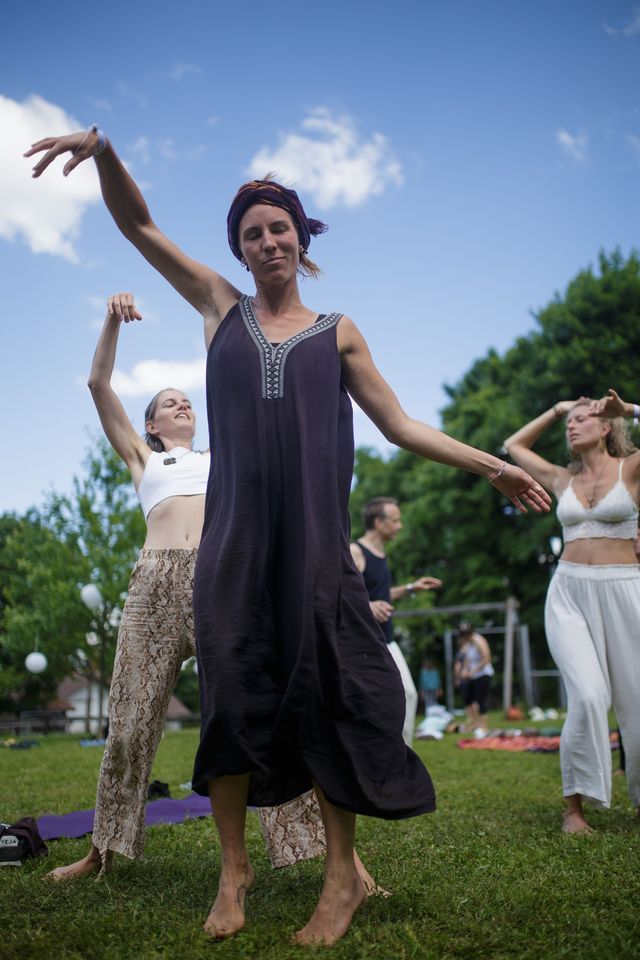 breath-and-dance-immersion-berlin-gutshof-3-16248-lunow