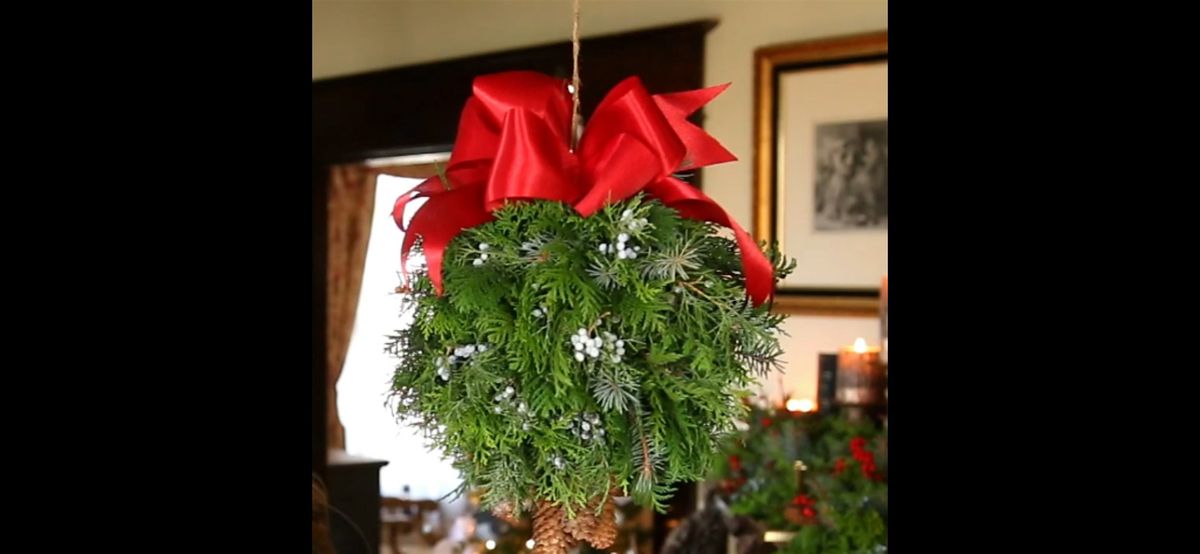 DIY Christmas Kissing Ball