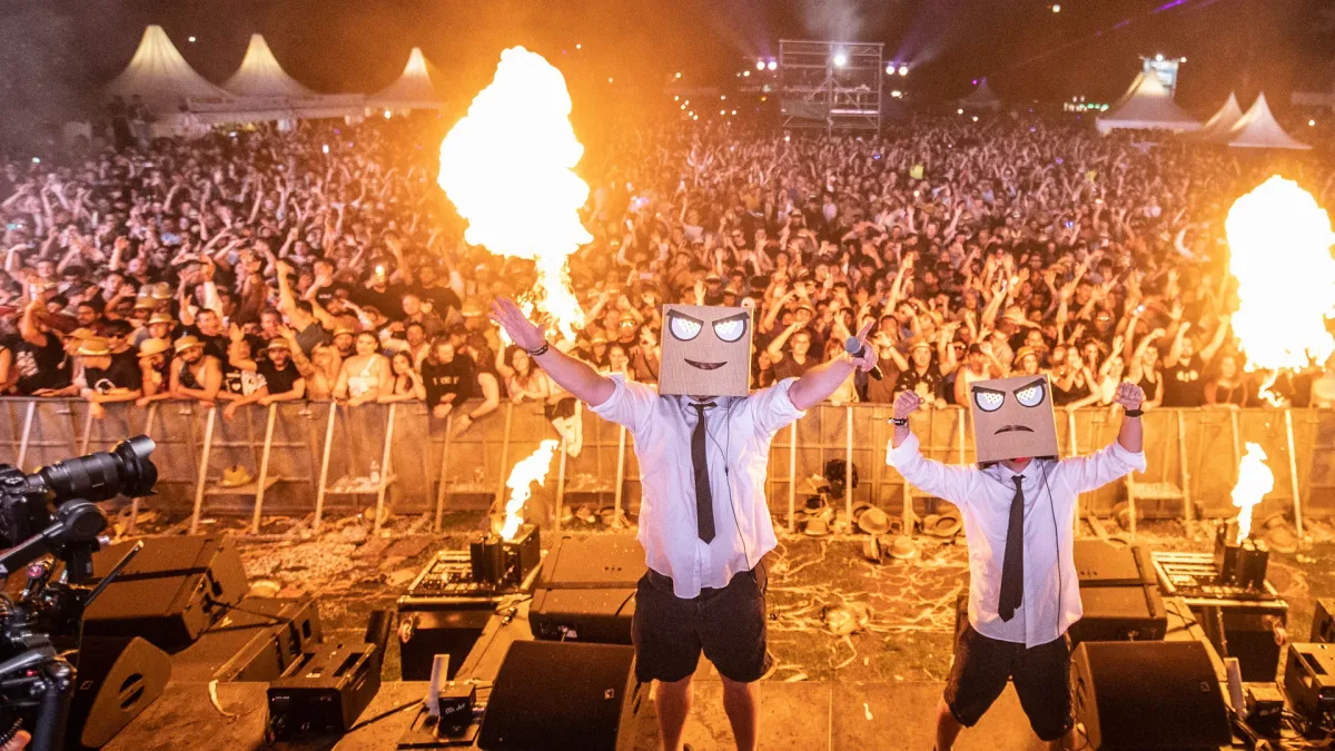 DJs From Mars in Ba \u0110\u00ecnh