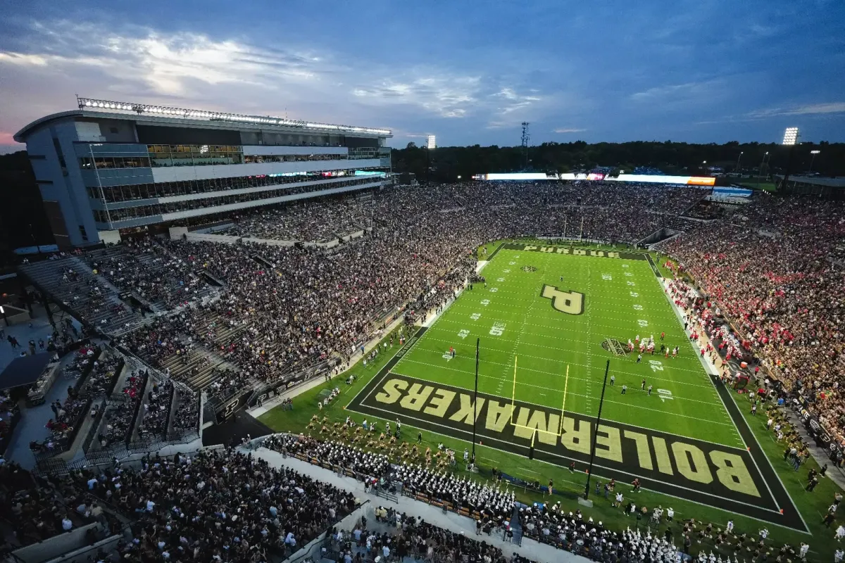 Parking Oregon Ducks at Purdue Boilermakers Womens Volleyball