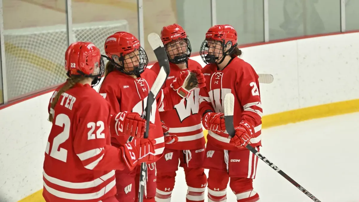 Wisconsin Badgers at St. Thomas Tommies Womens Hockey