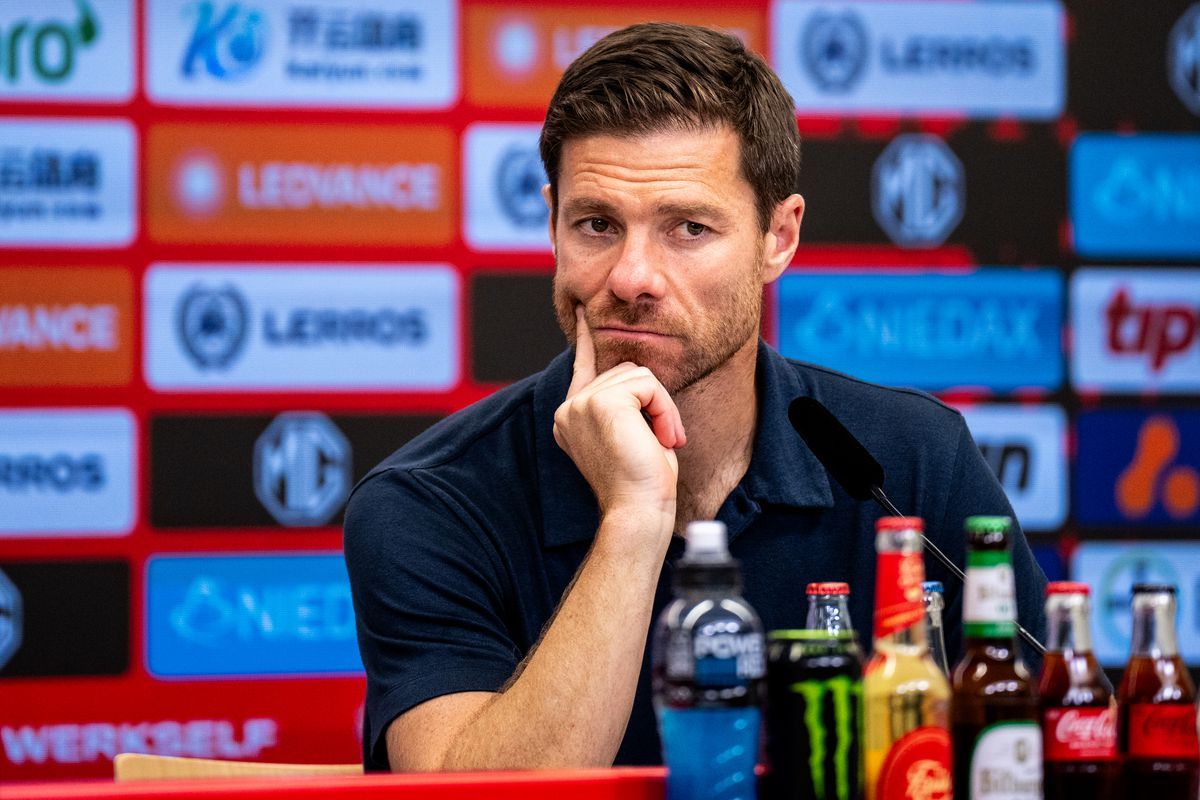 Bayer 04 Leverkusen vs VFL Wolfsburg at Bay Arena