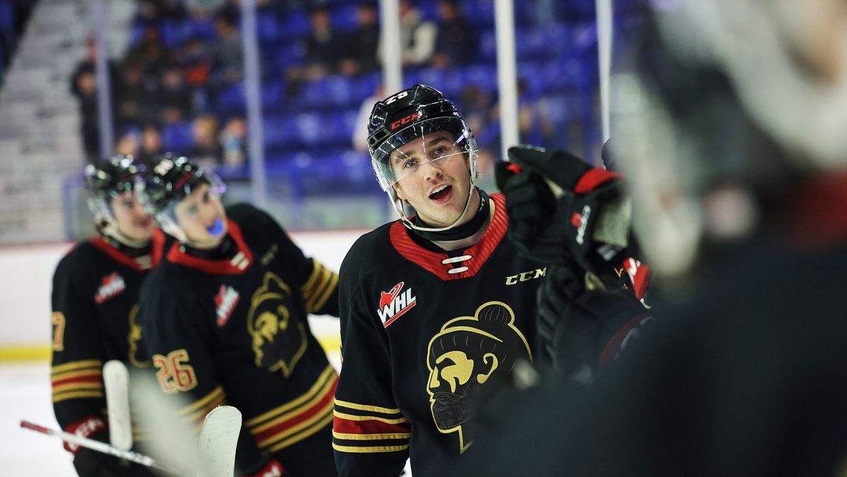 Parking Vancouver Giants at Portland Winterhawks