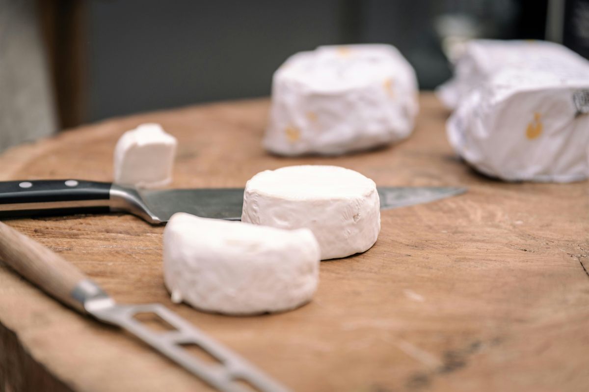 Wein und K\u00e4se - Ehre wem Ehre geb\u00fchrt\u201c