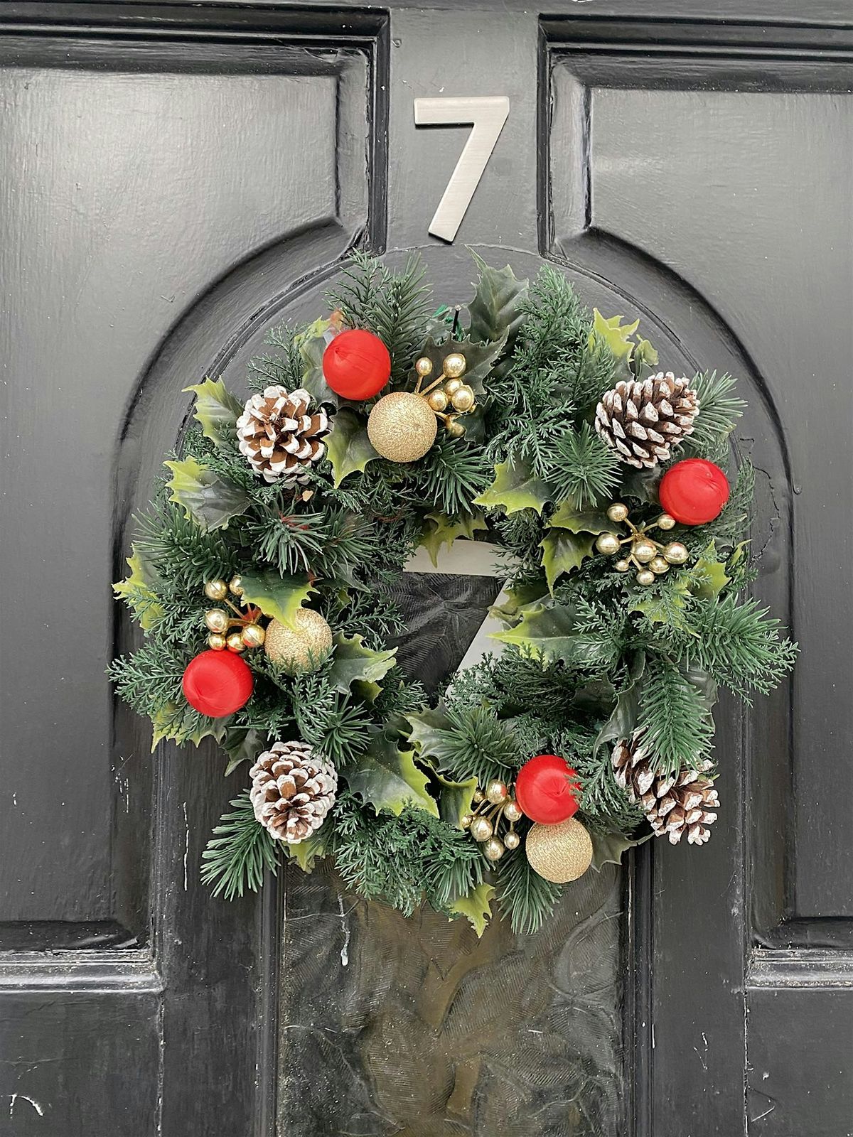 Christmas wreath and centrepiece making workshop