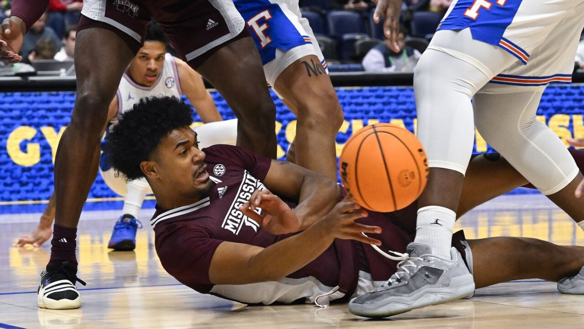 Florida Gators at Mississippi State Bulldogs Womens Basketball