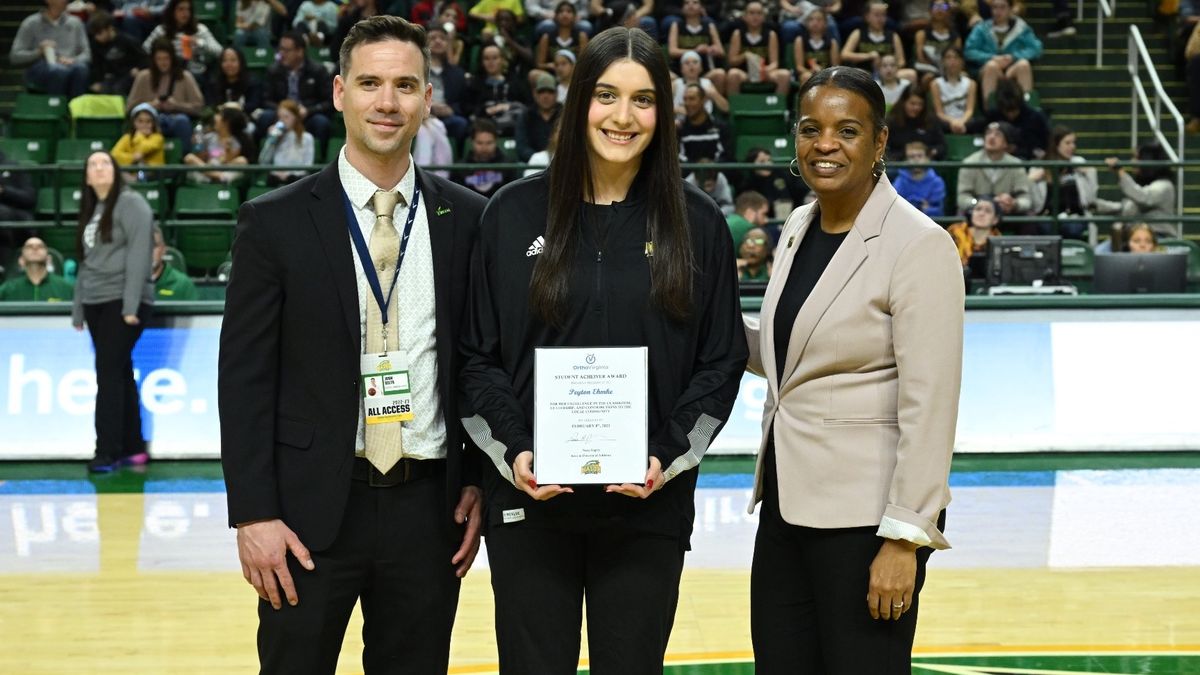Parking George Mason Patriots at VCU Rams Womens Volleyball