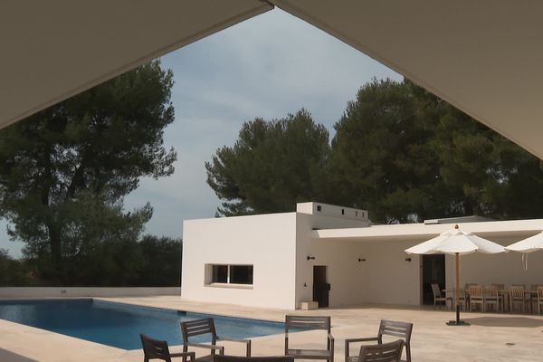 Visite guid\u00e9e PRIVEE de la Fondation HARTUNG-BERGMAN d'Antibes, suivie de l'ap\u00e9ritif de l'amiti\u00e9!