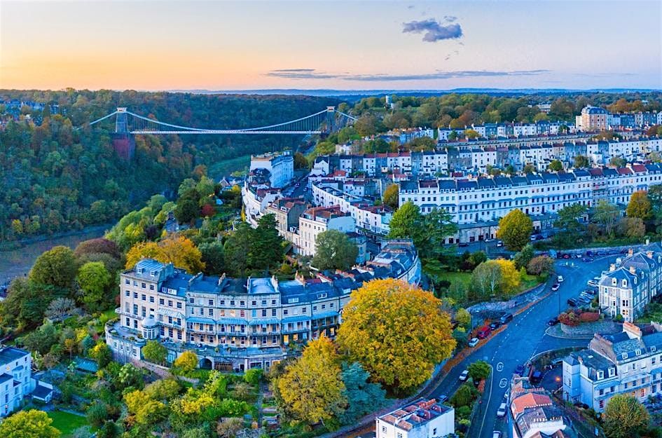 An Exciting Scavenger Hunt! : A Bridge Through Time