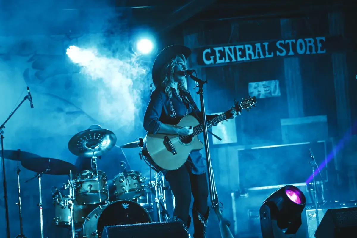 Lucinda Williams (21+)