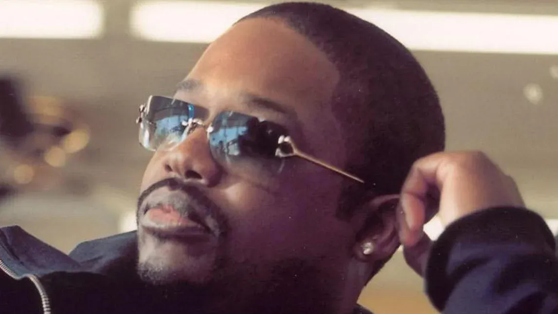 Dave Hollister in Oakland