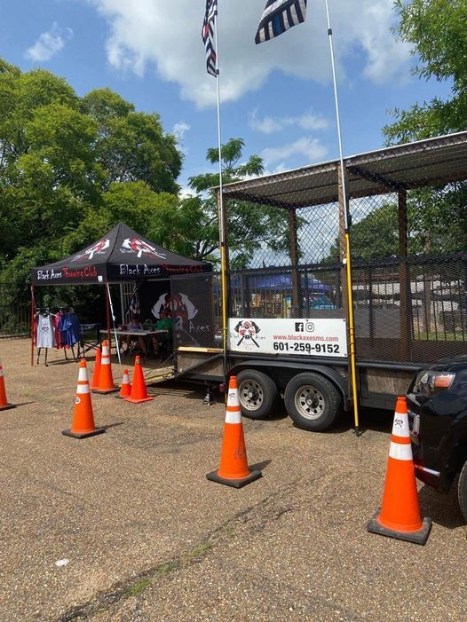 Black Axes Throwing Club