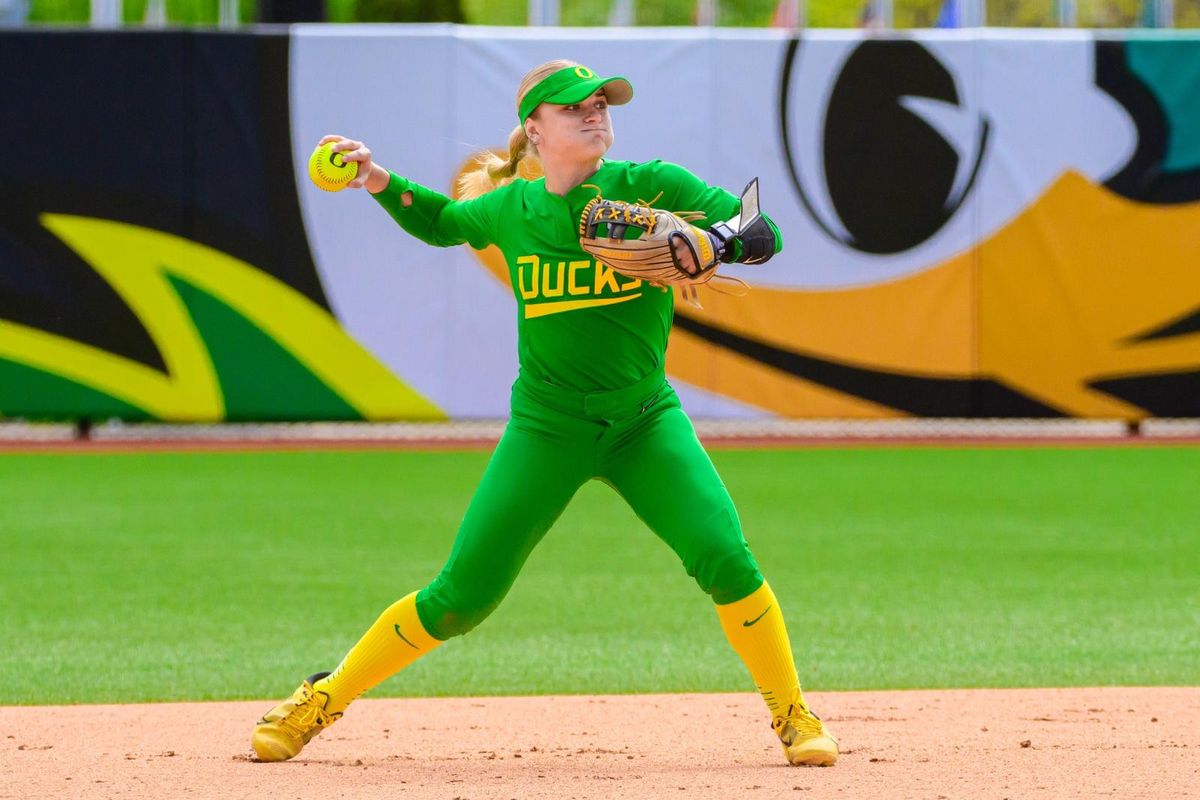 Parking Washington Huskies at Oregon Ducks Womens Soccer