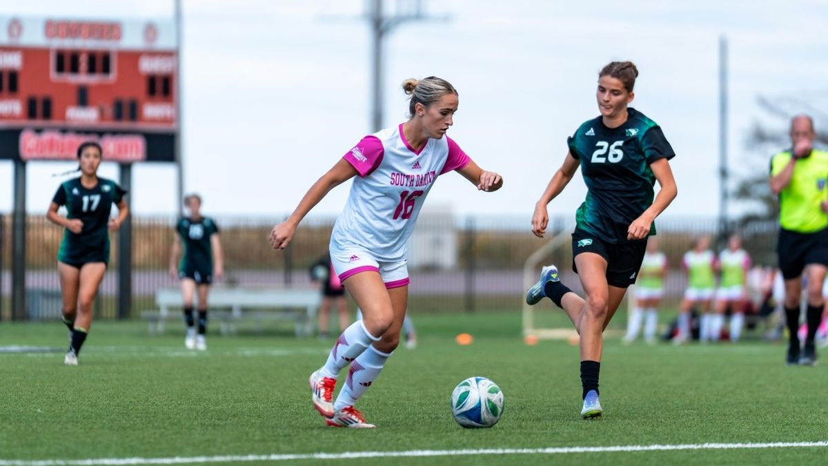 Parking South Dakota Coyotes at Portland State Vikings Womens Basketball