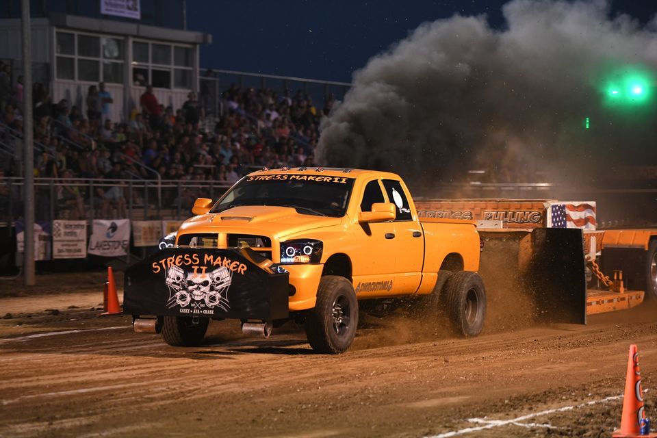 TRACTOR TRUCK PULLS Armada Fair August 20 2022