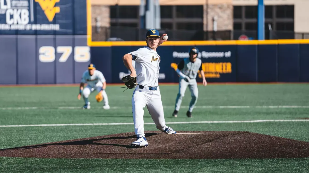 Parking Robert Morris Colonials at Iowa Hawkeyes Mens Basketball